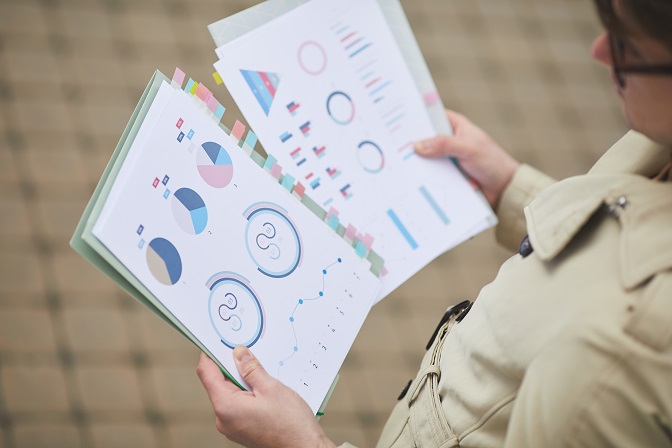 CloudApper's UKG Pro Custom Reports vs. Standard Reports: What You’re Missing