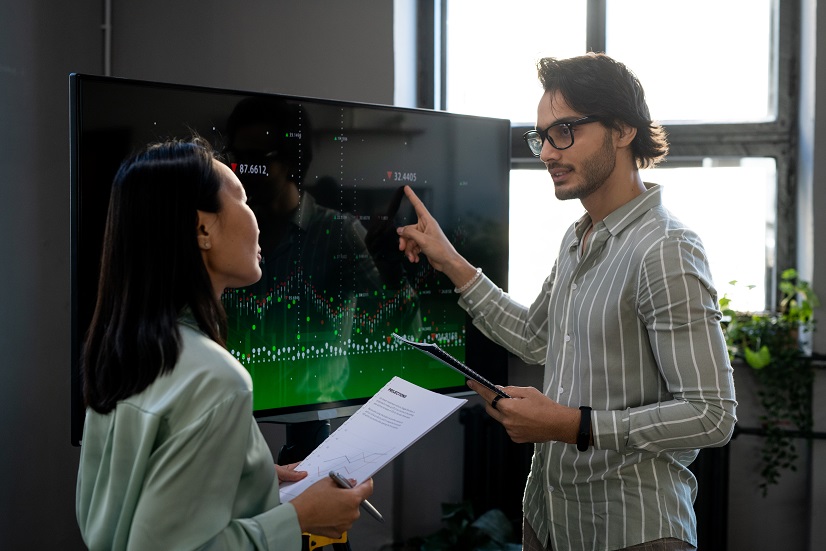 What Experts Say About CloudApper's UKG Pro Custom Reports