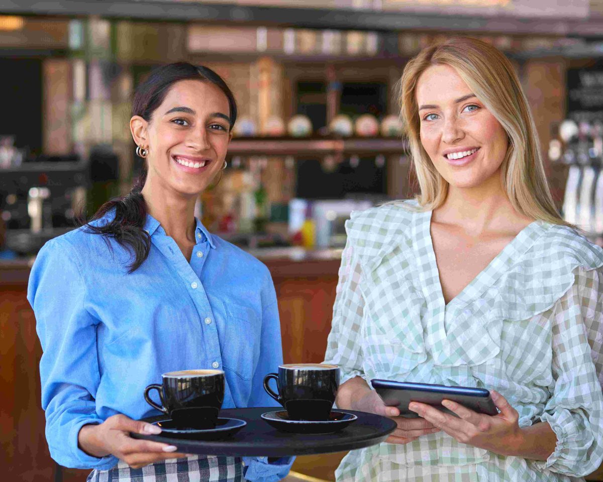 How One Retailer Transformed Manager Requests in UKG While Customizing Punch Screens with CloudApper hrPad