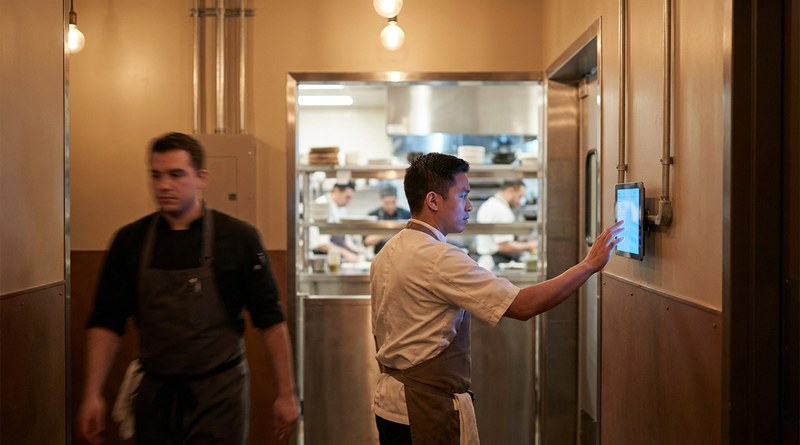 Restaurant tablet time clock enforcing schedule-based punch rules